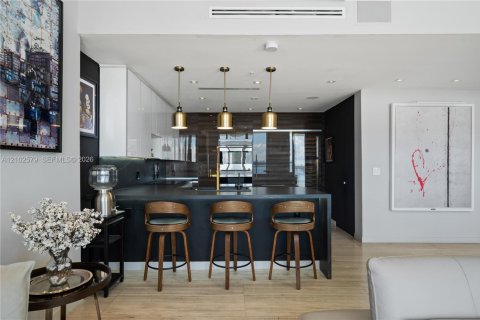 Copropriété à vendre à Miami, Floride: 3 chambres, 272.02 m2 № 2411218 - photo 11