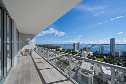 Copropriété à vendre à Miami, Floride: 3 chambres, 272.02 m2 № 2411218 - photo 16