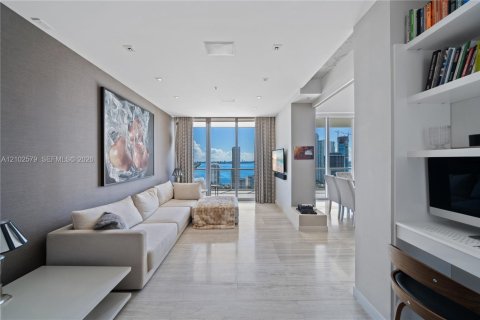 Copropriété à vendre à Miami, Floride: 3 chambres, 272.02 m2 № 2411218 - photo 17