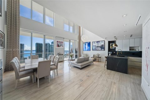 Copropriété à vendre à Miami, Floride: 3 chambres, 272.02 m2 № 2411218 - photo 9