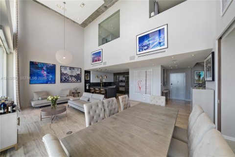 Copropriété à vendre à Miami, Floride: 3 chambres, 272.02 m2 № 2411218 - photo 13