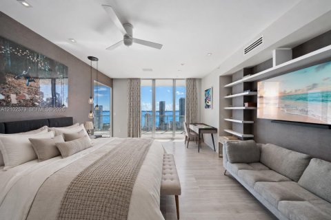 Copropriété à vendre à Miami, Floride: 3 chambres, 272.02 m2 № 2411218 - photo 20