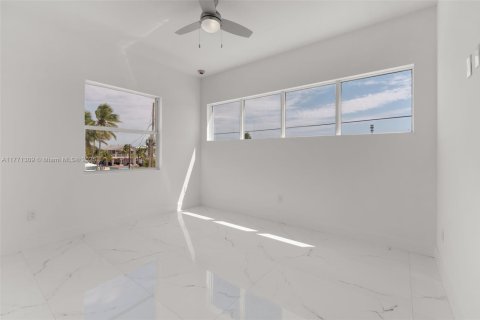House in Key Largo, Florida 4 bedrooms № 1711851 - photo 23