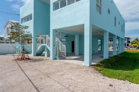 House in Key Largo, Florida 4 bedrooms № 1711851 - photo 17