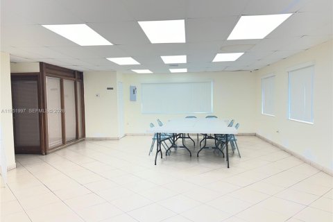 Copropriété à louer à Miami, Floride: 2 chambres, 78.04 m2 № 2006118 - photo 24