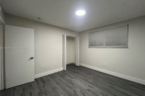 Снять в аренду кондоминиум в Майами, Флорида 2 спальни, 78.04м2, № 2006118 - фото 7