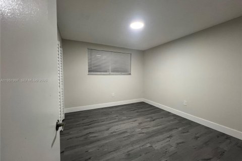 Снять в аренду кондоминиум в Майами, Флорида 2 спальни, 78.04м2, № 2006118 - фото 6