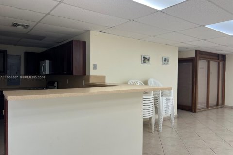 Copropriété à louer à Miami, Floride: 2 chambres, 78.04 m2 № 2006118 - photo 25