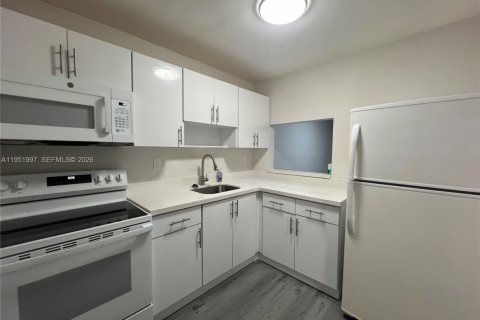 Кондоминиум с 2 спальнями в Майами, Флорида № 2006118