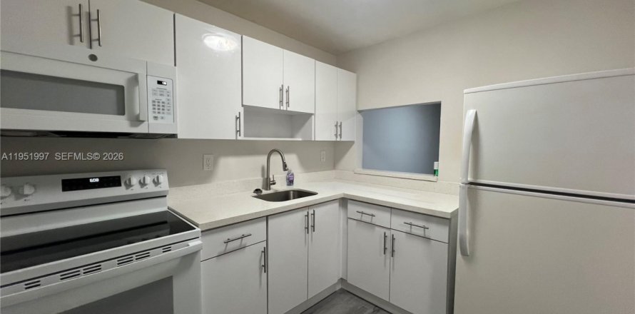 Кондоминиум с 2 спальнями в Майами, Флорида № 2006118