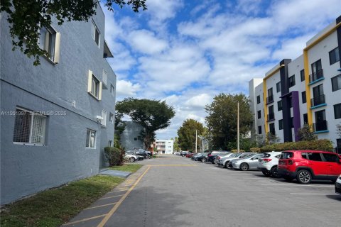 Copropriété à louer à Miami, Floride: 2 chambres, 78.04 m2 № 2006118 - photo 23