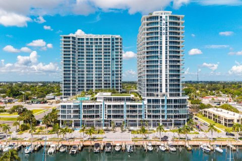 Condominio en venta en West Palm Beach, Florida, 3 dormitorios, 292.55 m2 № 2397831 - foto 2