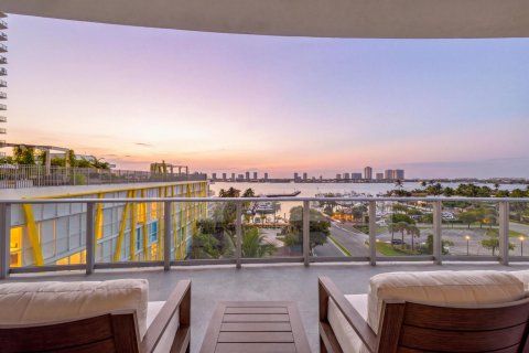 Condominio en venta en West Palm Beach, Florida, 3 dormitorios, 292.55 m2 № 2397831 - foto 3