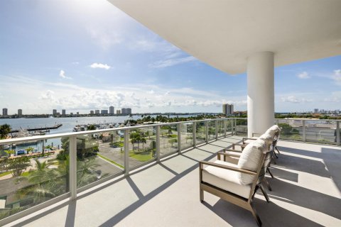 Condominio en venta en West Palm Beach, Florida, 3 dormitorios, 292.55 m2 № 2397831 - foto 4
