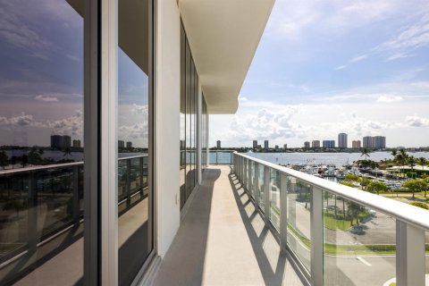 Condominio en venta en West Palm Beach, Florida, 3 dormitorios, 292.55 m2 № 2397831 - foto 7