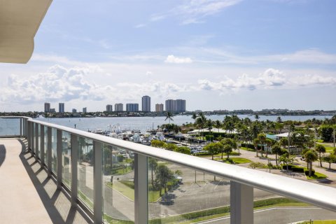 Condominio en venta en West Palm Beach, Florida, 3 dormitorios, 292.55 m2 № 2397831 - foto 8