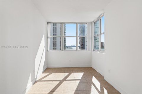 Copropriété à vendre à Miami, Floride: 2 chambres, 88.26 m2 № 2052673 - photo 13