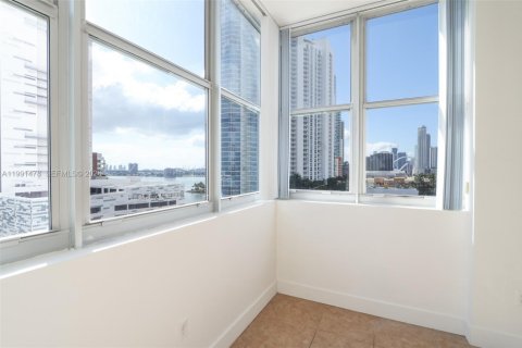 Copropriété à vendre à Miami, Floride: 2 chambres, 88.26 m2 № 2052673 - photo 15