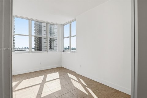 Copropriété à vendre à Miami, Floride: 2 chambres, 88.26 m2 № 2052673 - photo 12