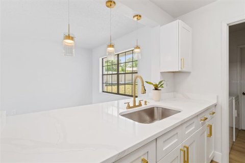 Villa ou maison à vendre à Spring Hill, Floride: 2 chambres, 119.75 m2 № 2277019 - photo 13