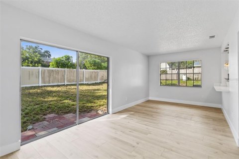 Villa ou maison à vendre à Spring Hill, Floride: 2 chambres, 119.75 m2 № 2277019 - photo 30