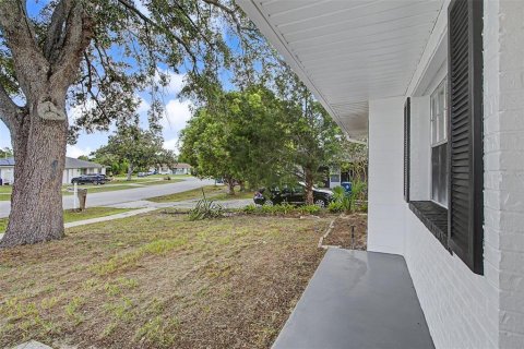 Villa ou maison à vendre à Spring Hill, Floride: 2 chambres, 119.75 m2 № 2277019 - photo 8