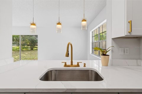 Villa ou maison à vendre à Spring Hill, Floride: 2 chambres, 119.75 m2 № 2277019 - photo 11
