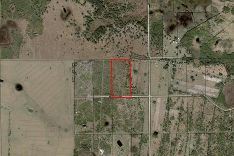 Commercial property in Okeechobee, Florida № 2259701 - photo 9