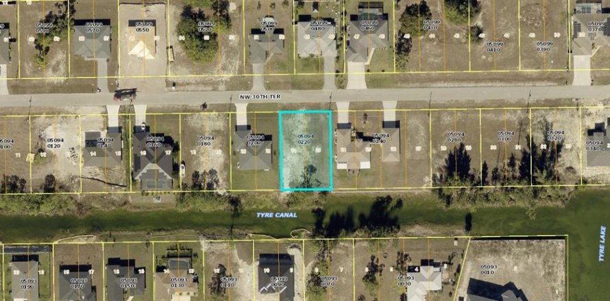 Land in Cape Coral, Florida № 2218582