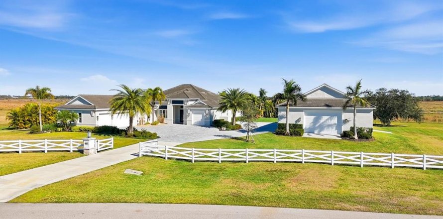 Villa ou maison à Sarasota, Floride 3 chambres, 321.35 m2 № 2131494