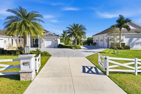 Villa ou maison à vendre à Sarasota, Floride: 3 chambres, 321.35 m2 № 2131494 - photo 3