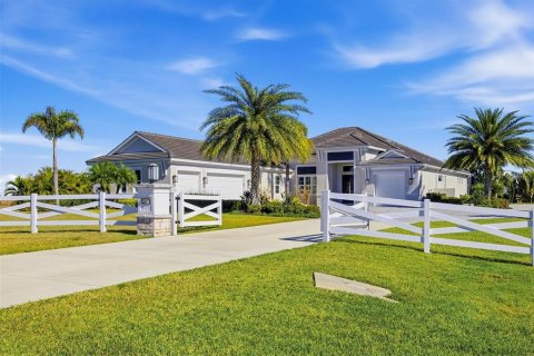 Villa ou maison à vendre à Sarasota, Floride: 3 chambres, 321.35 m2 № 2131494 - photo 2