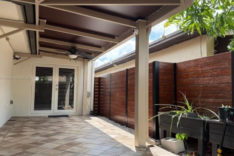 Casa en venta en Miami Gardens, Florida, 3 dormitorios, 111.95 m2 № 1861916 - foto 21