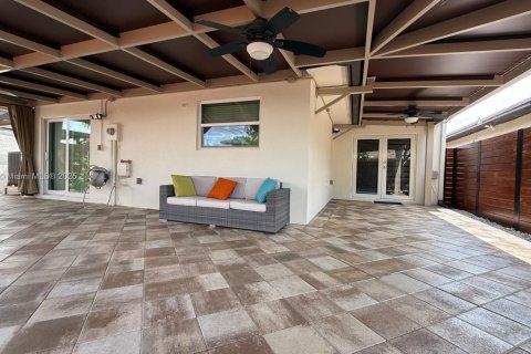 Casa en venta en Miami Gardens, Florida, 3 dormitorios, 111.95 m2 № 1861916 - foto 20