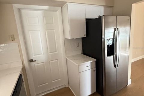 House in Spring Hill, Florida 3 bedrooms, 128.58 sq.m. № 2202361 - photo 8
