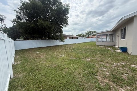 House in Spring Hill, Florida 3 bedrooms, 128.58 sq.m. № 2202361 - photo 18