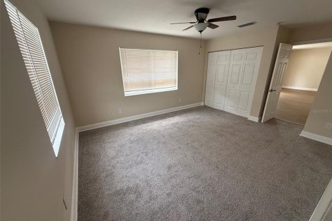 House in Spring Hill, Florida 3 bedrooms, 128.58 sq.m. № 2202361 - photo 12