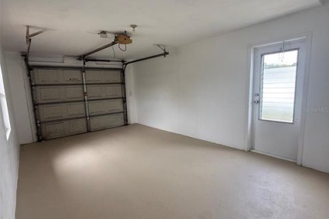 House in Spring Hill, Florida 3 bedrooms, 128.58 sq.m. № 2202361 - photo 15