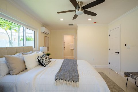 House in Saint Petersburg, Florida 3 bedrooms, 159.05 sq.m. № 2236893 - photo 19