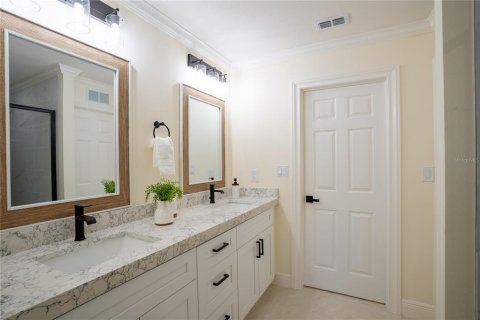 House in Saint Petersburg, Florida 3 bedrooms, 159.05 sq.m. № 2236893 - photo 23