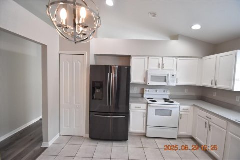 Casa en alquiler en Brandon, Florida, 3 dormitorios, 172.43 m2 № 1915596 - foto 13