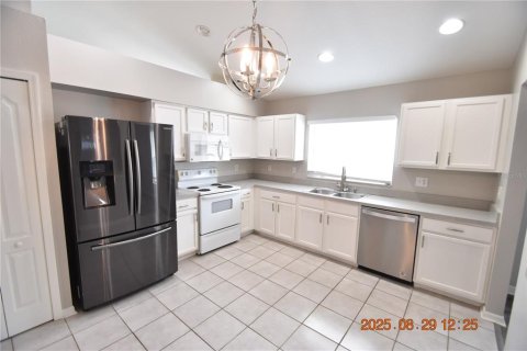Casa en alquiler en Brandon, Florida, 3 dormitorios, 172.43 m2 № 1915596 - foto 12