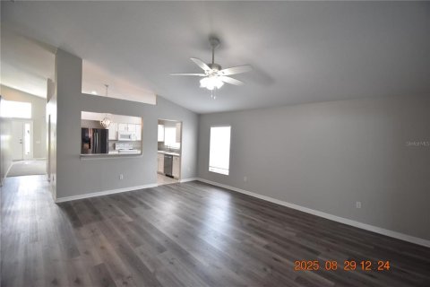 Casa en alquiler en Brandon, Florida, 3 dormitorios, 172.43 m2 № 1915596 - foto 10