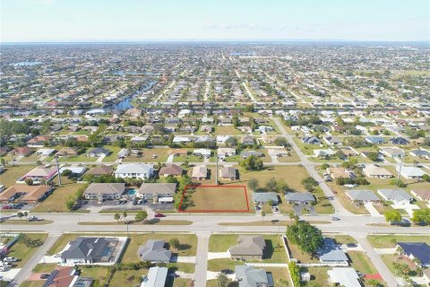 Terrain à Cape Coral, Floride № 2114883