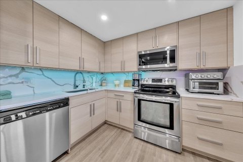 Copropriété à vendre à Pompano Beach, Floride: 3 chambres, 150.5 m2 № 2407590 - photo 10