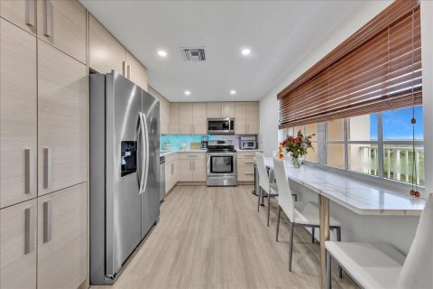 Copropriété à vendre à Pompano Beach, Floride: 3 chambres, 150.5 m2 № 2407590 - photo 8