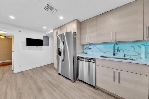 Copropriété à vendre à Pompano Beach, Floride: 3 chambres, 150.5 m2 № 2407590 - photo 13