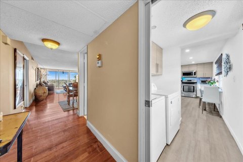 Copropriété à vendre à Pompano Beach, Floride: 3 chambres, 150.5 m2 № 2407590 - photo 4