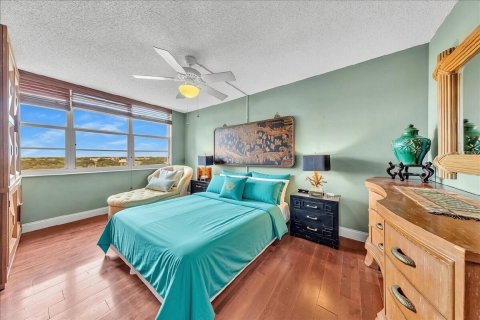 Copropriété à vendre à Pompano Beach, Floride: 3 chambres, 150.5 m2 № 2407590 - photo 17