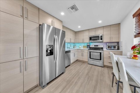 Copropriété à vendre à Pompano Beach, Floride: 3 chambres, 150.5 m2 № 2407590 - photo 7